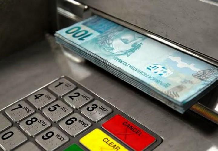 Em homenagem a data comemorativa, salário dos servidores estaduais estará disponível no sábado. Em homenagem a data comemorativa, salário dos servidores estaduais estará disponível no sábado.