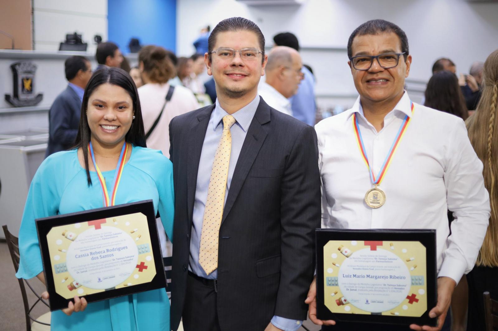 Vereador Otávio Trad homenageia Farmacêuticos em sessão solene na Câmara Municipal.