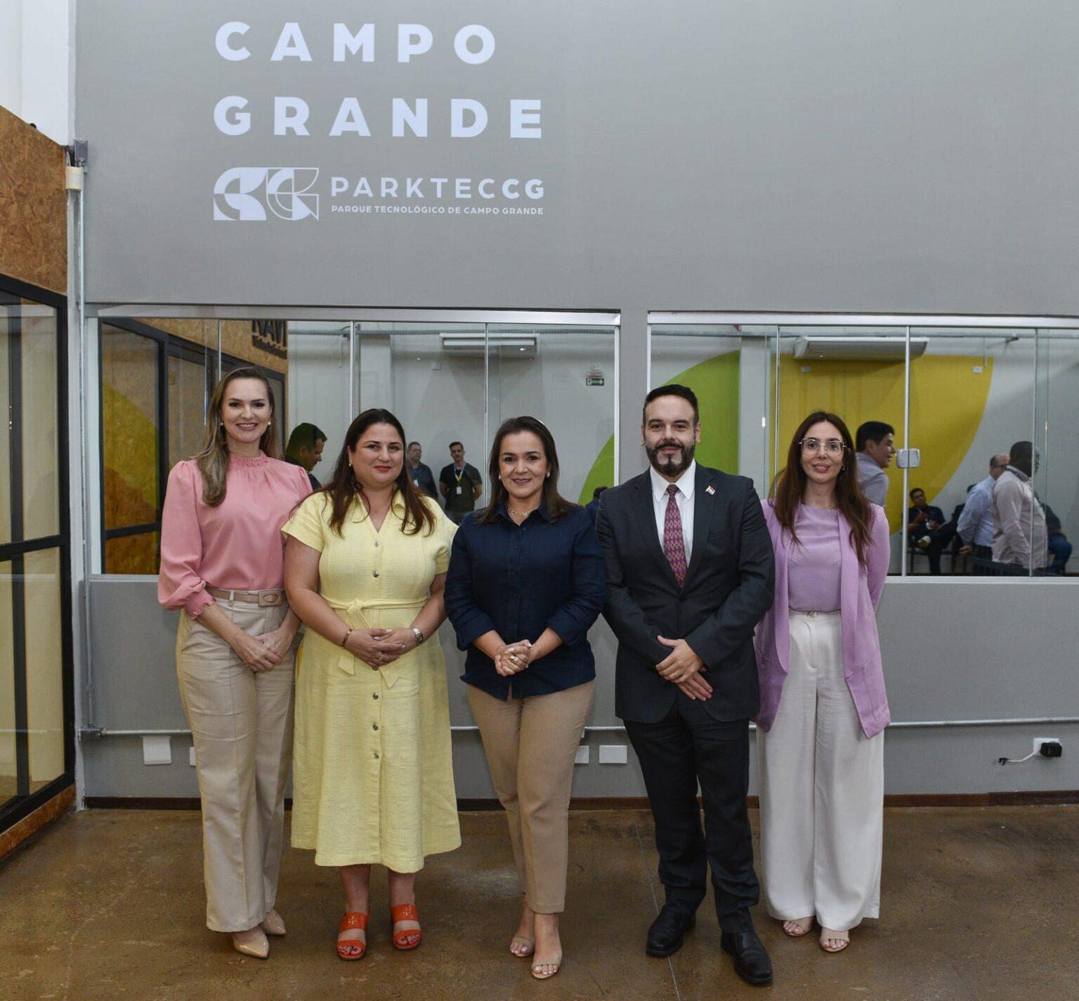 Prefeita Adriane Lopes apresenta potencial econômico a Cônsul de Luxemburgo no Parque Tecnológico da Capital.