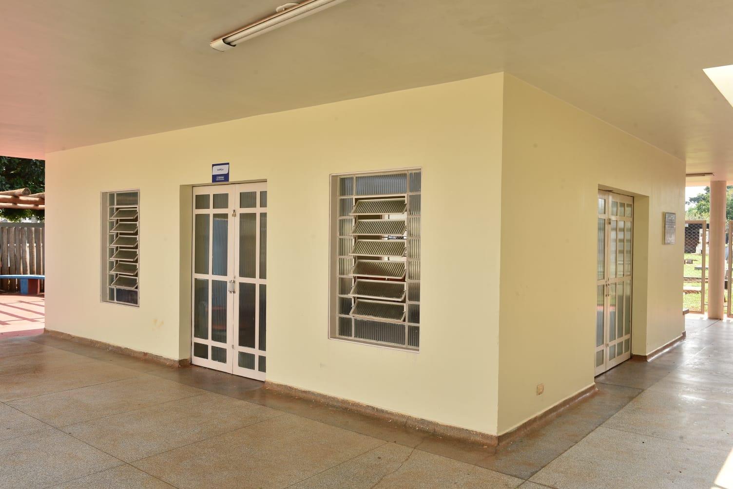 Famílias aproveitam feriado de Finados para visitar cemitérios e homenagear entes queridos.