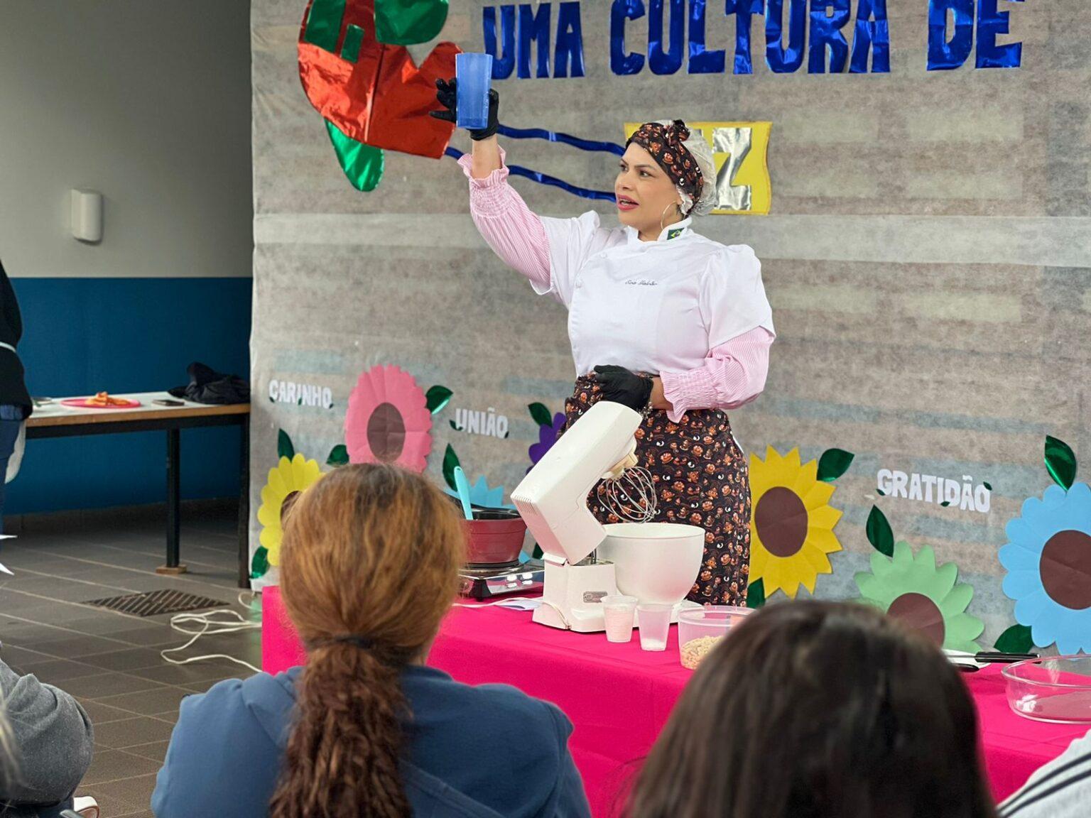 Cursos natalinos de geração de renda da SAS devem certificar mais de mil alunos na Capital.