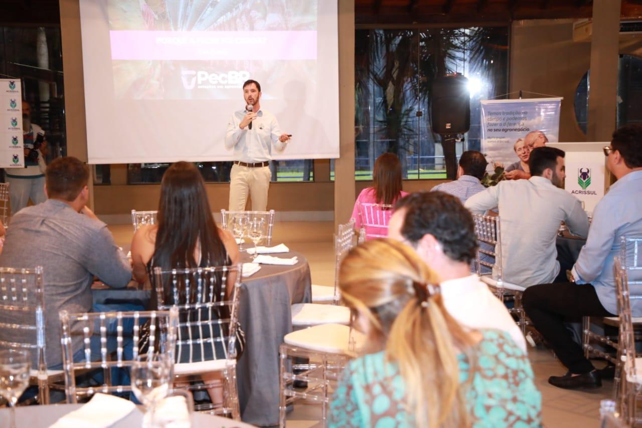 Prefeita Adriane Lopes institui a ‘Capital do Agronegócio’ durante solenidade no 3° Encontro Técnico dos Criadores.