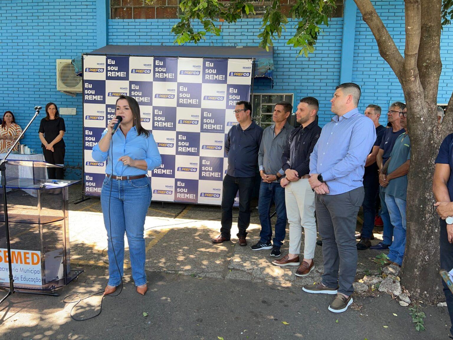Investimento inédito na educação, Prefeitura de Campo Grande renova frota de veículos e troca mobiliários das escolas da Reme. Investimento inédito na educação, Prefeitura de Campo Grande renova frota de veículos e troca mobiliários das escolas da Reme.