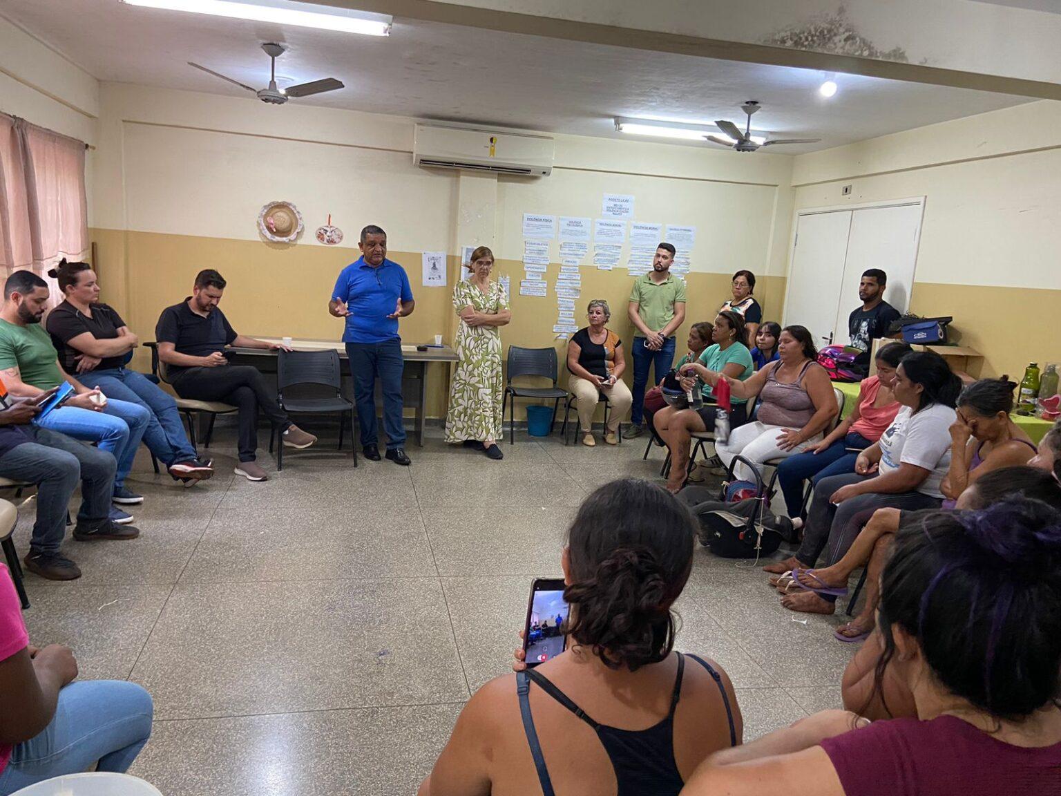 Prefeitura age rapidamente para atender famílias que tiveram moradias atingidas por incêndio no Mandela.