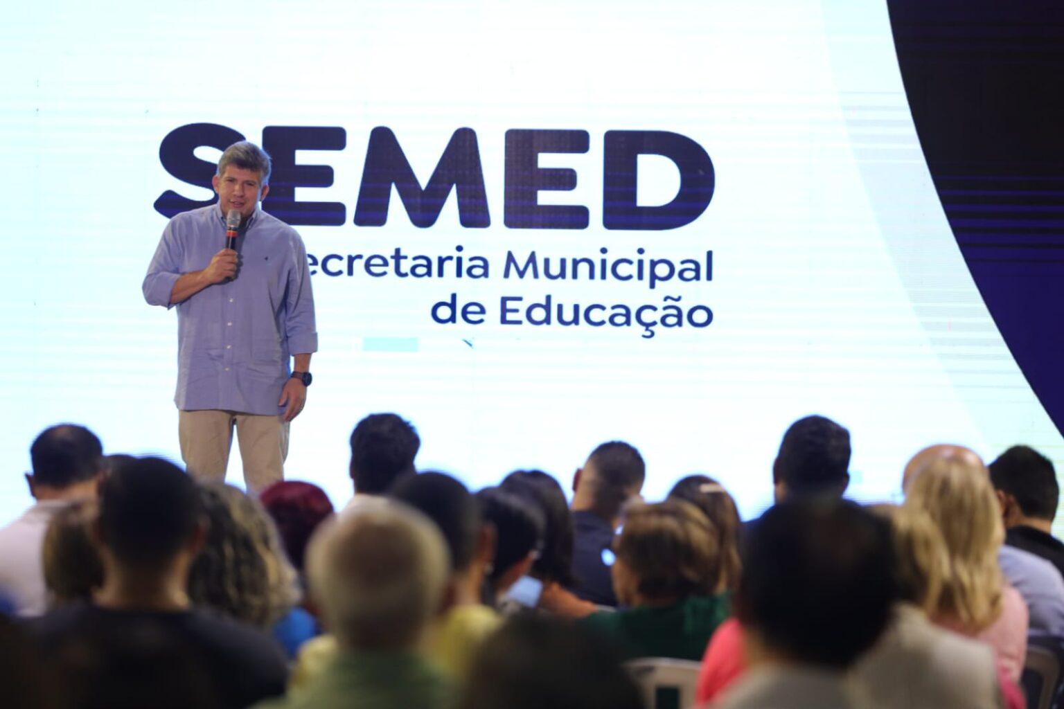 Ar-condicionado, energia solar, 166 salas e 6,6 mil vagas são metas do maior pacote da Educação da Capital.