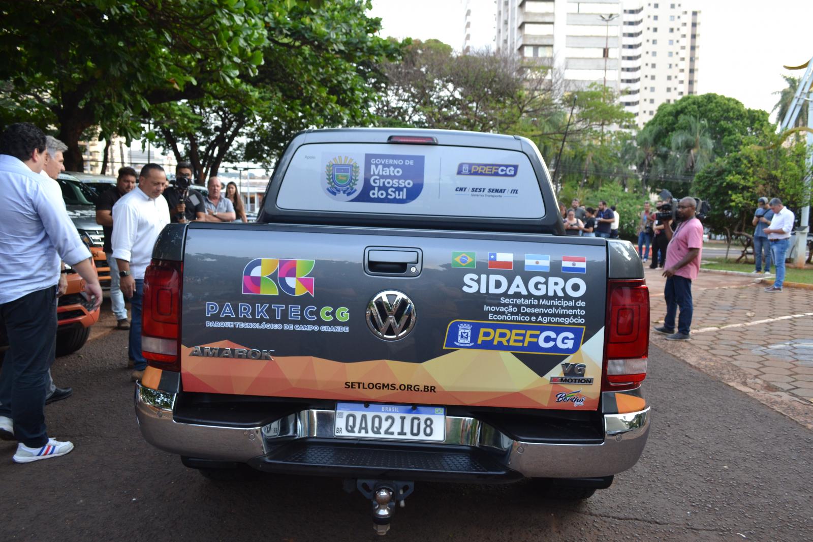 Prefeitura recebe caminhonete para participar de expedição da Rota Bioceânica Prefeitura recebe caminhonete para participar de expedição da Rota Bioceânica