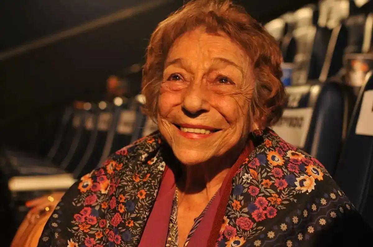 Bairro Amambaí faz 102 anos com tributo a Delinha e coreto de cara nova. Bairro Amambaí faz 102 anos com tributo a Delinha e coreto de cara nova.
