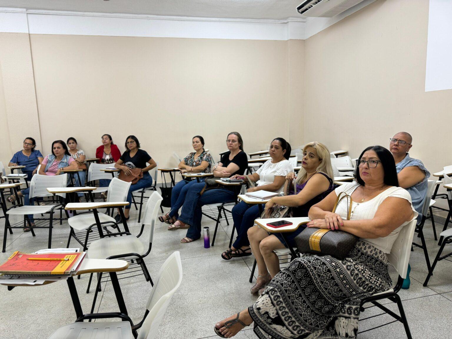 Com tema em produção e reunião textual, professores participam de 3º encontro do Gepar.