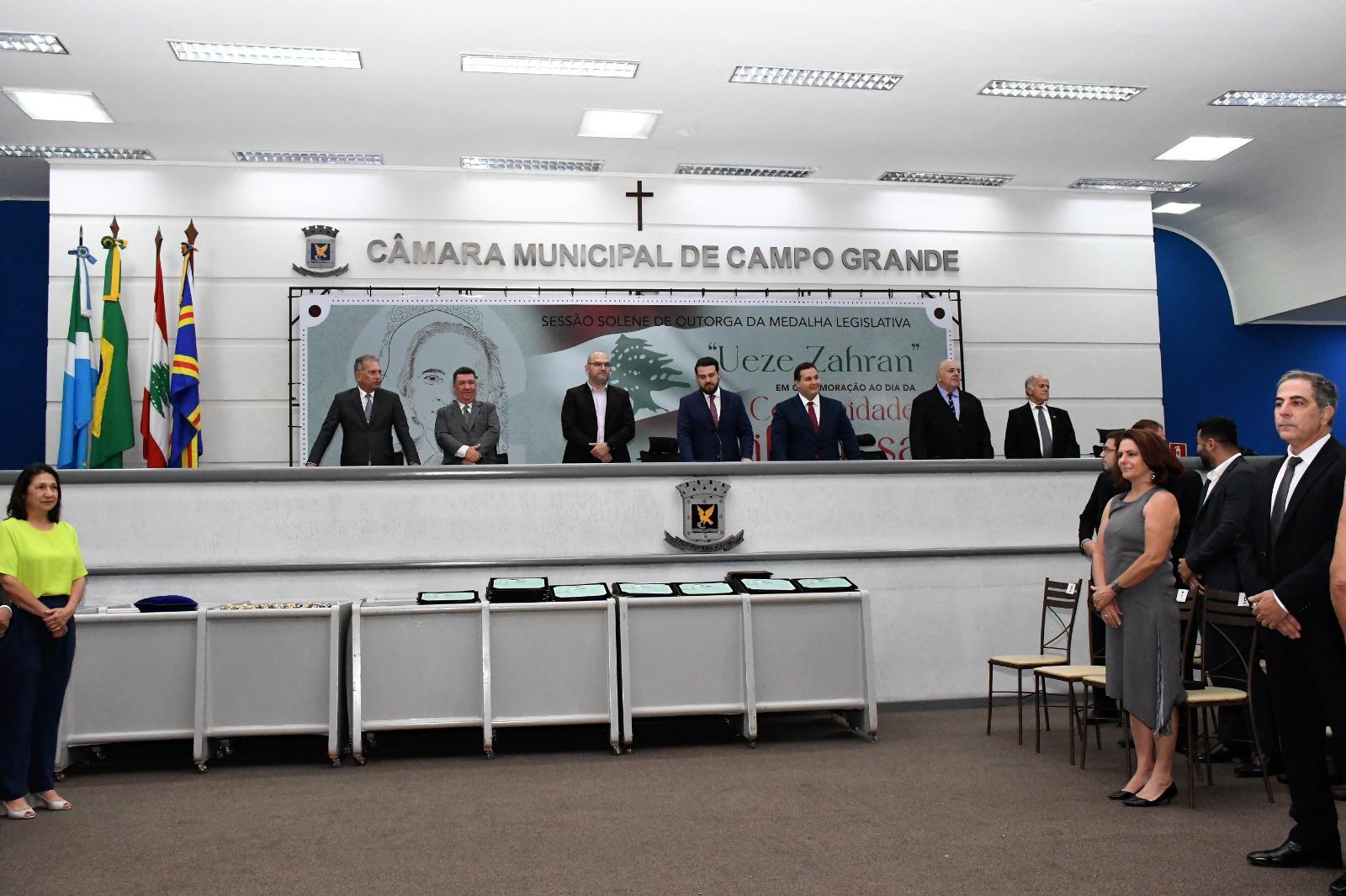 Comunidade libanesa é homenageada na Câmara com a Medalha Legislativa “Ueze Zahran”