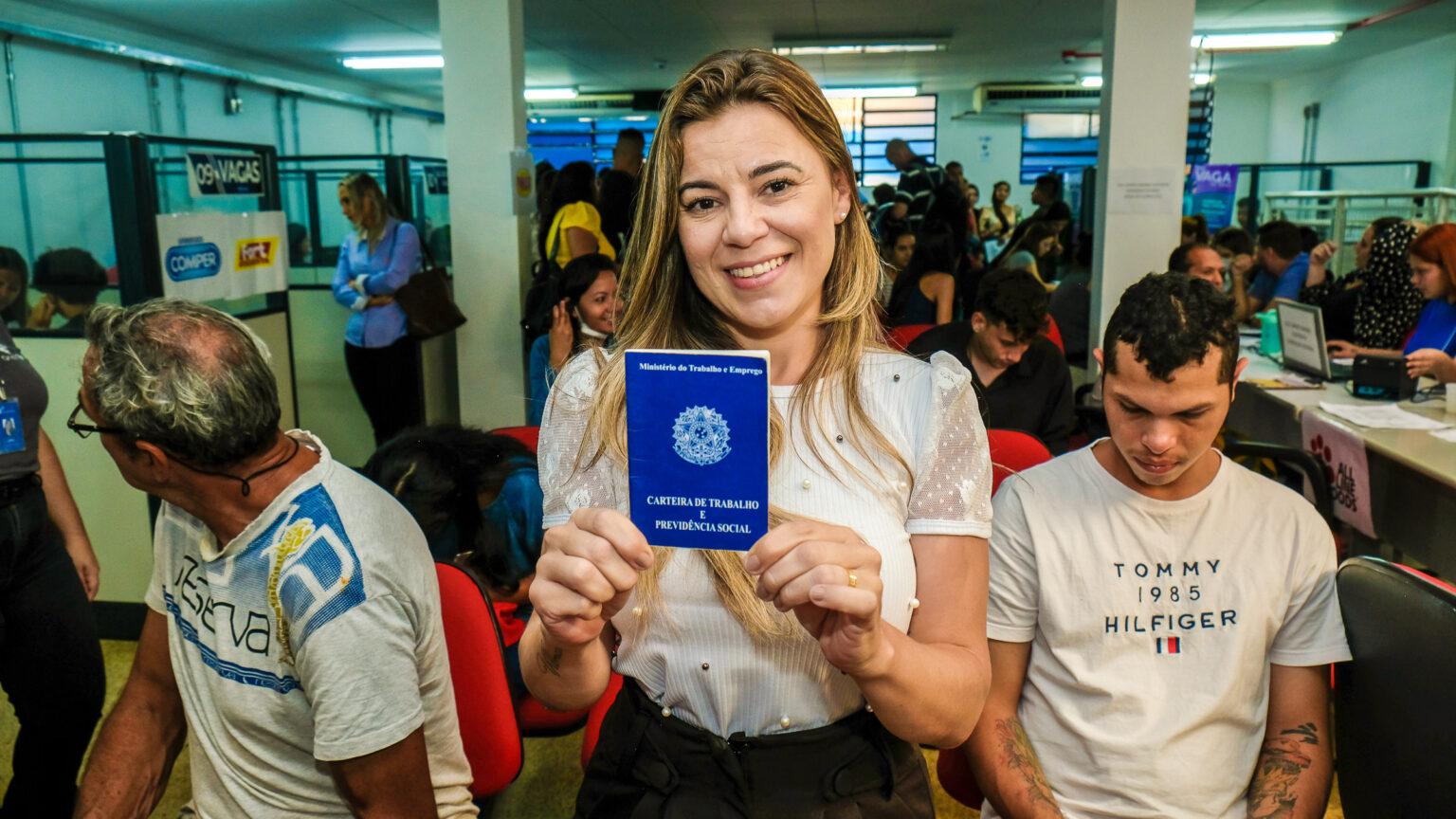 Funsat oferece 2.736 vagas de emprego em mais de 300 empresas nesta quarta-feira.