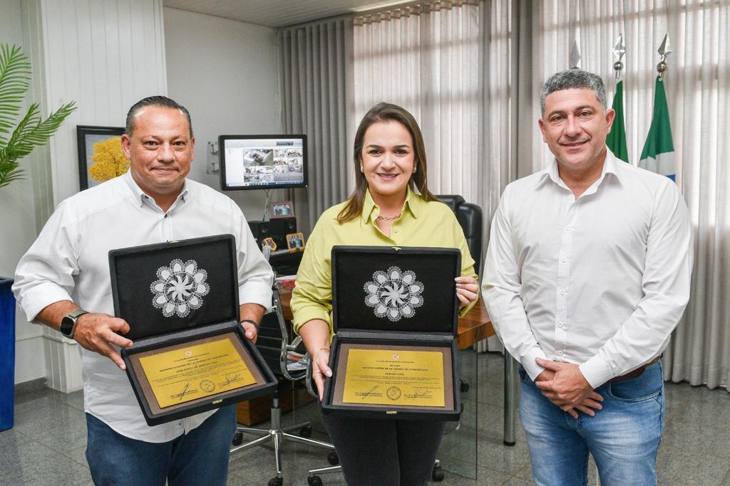 Parlamento de Concepción concede medalha a prefeita Adriane por empenho na integração entre países que integram as Rilas.