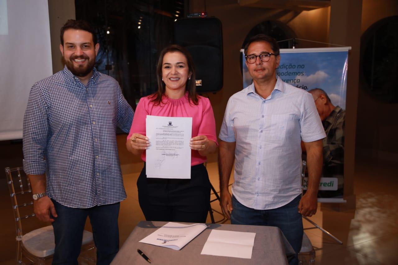 Prefeita Adriane Lopes institui a ‘Capital do Agronegócio’ durante solenidade no 3° Encontro Técnico dos Criadores.