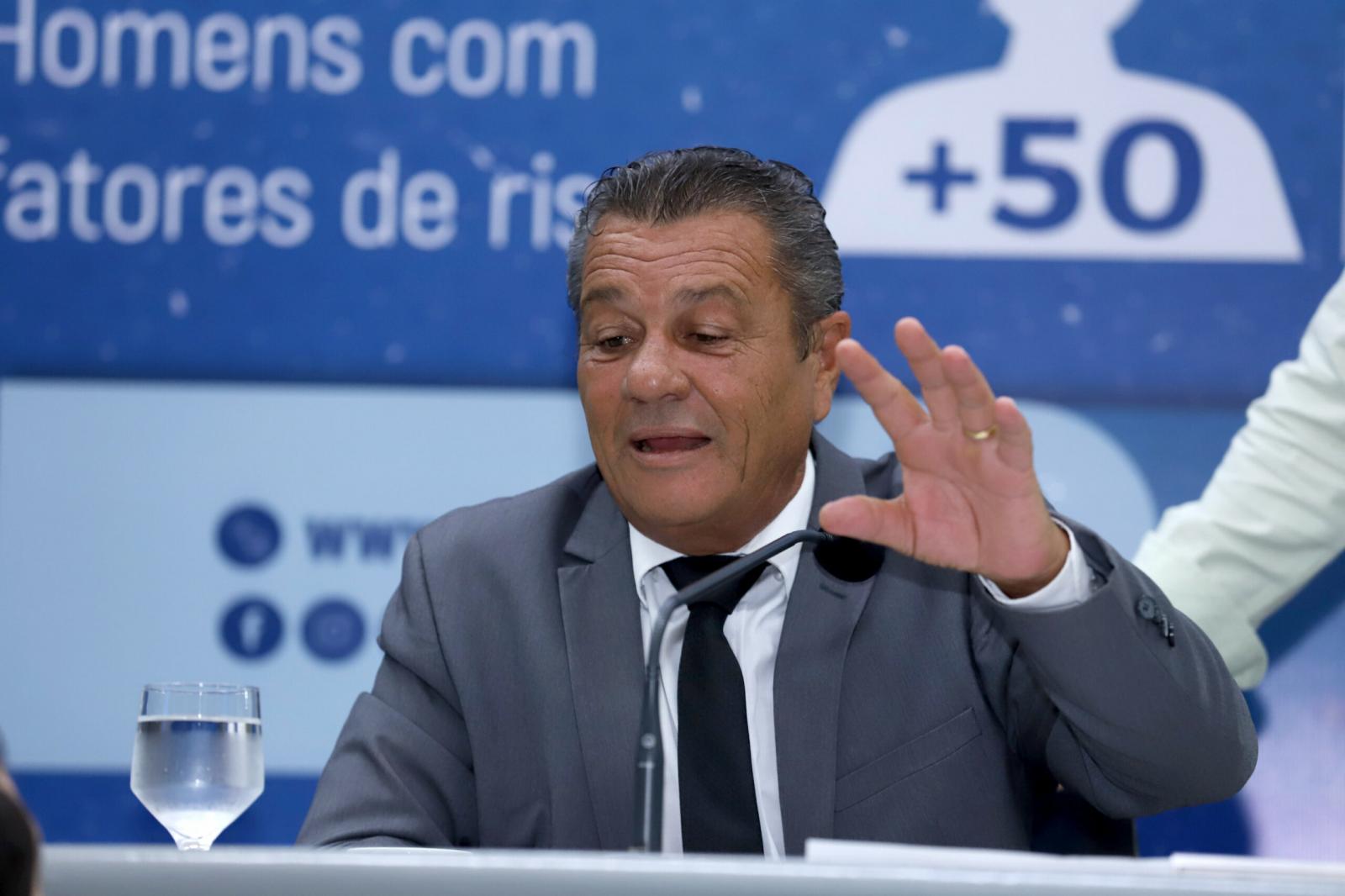 Vereador Delei volta a pedir sinalização e limpeza de ruas e avenidas em regime de urgência.