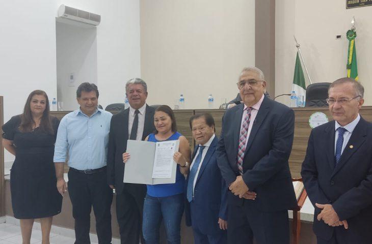 138 famílias de Bataguassu são contempladas com títulos de Regularização Fundiária. 138 famílias de Bataguassu são contempladas com títulos de Regularização Fundiária.