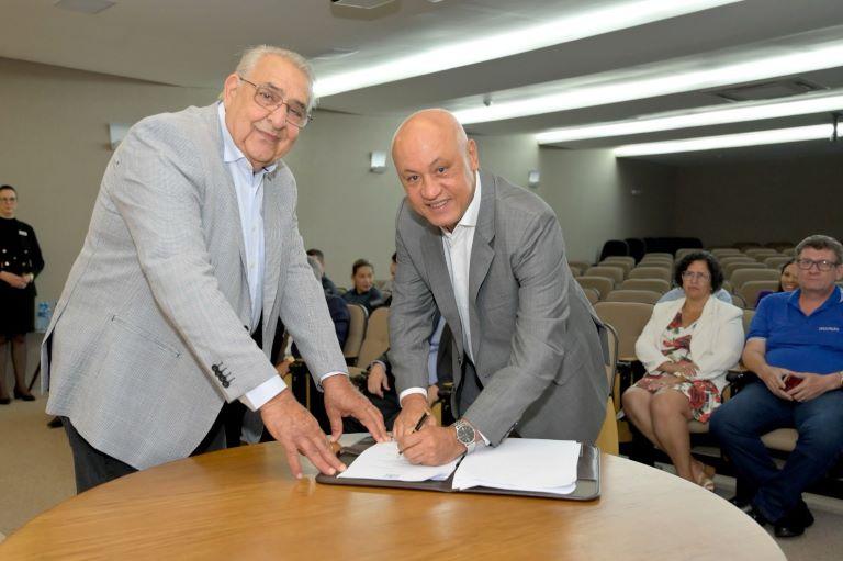 Agems firma compromisso com foco na qualidade do transporte escolar em MS. Agems firma compromisso com foco na qualidade do transporte escolar em MS.