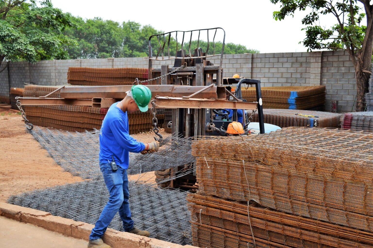 Da sucata para sua casa, indústria transforma recicláveis em materiais de construção.