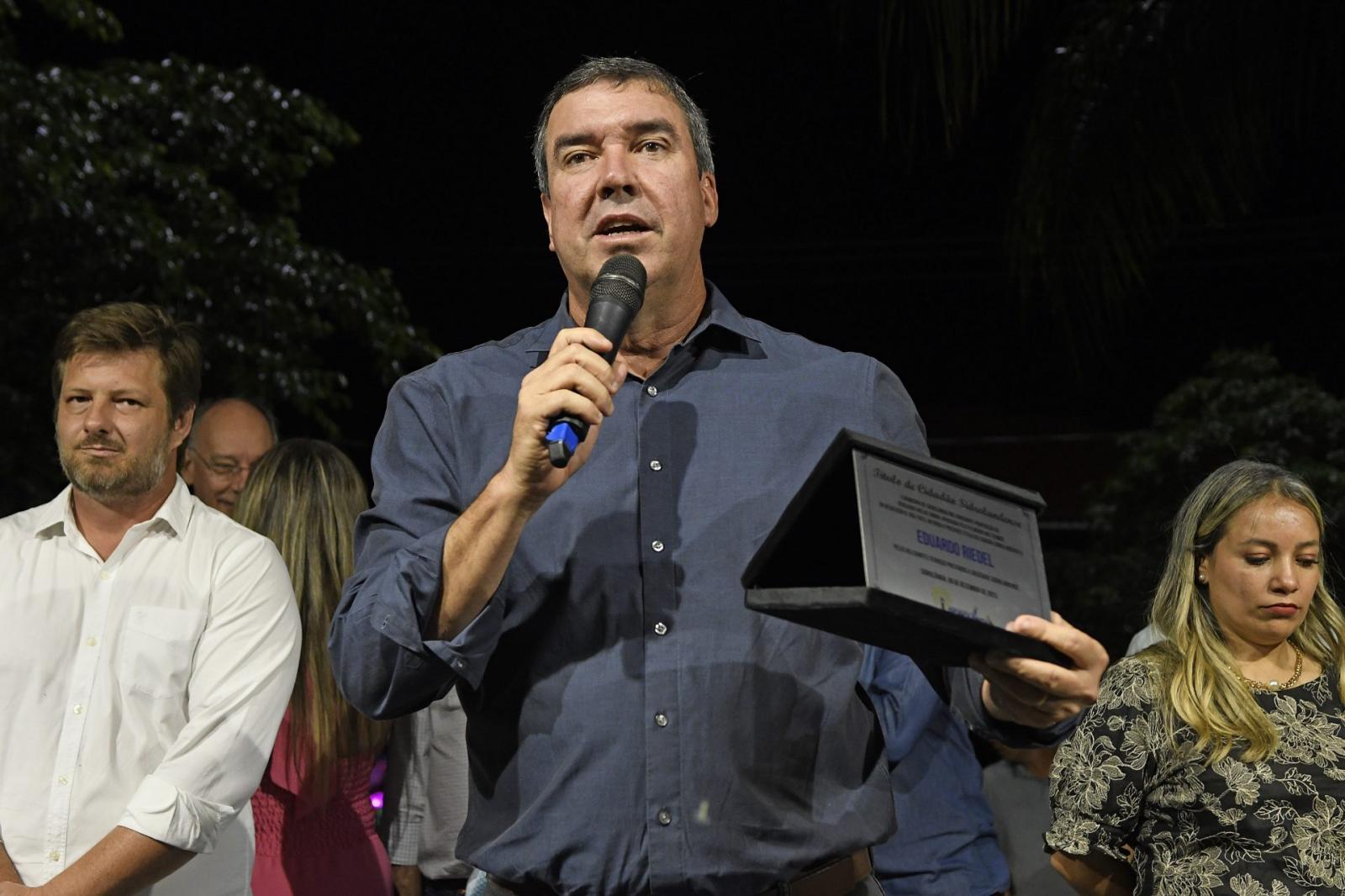 Governo de MS fortalece municipalismo e investe R$ 17,5 milhões em Sidrolândia. Governo de MS fortalece municipalismo e investe R$ 17,5 milhões em Sidrolândia.