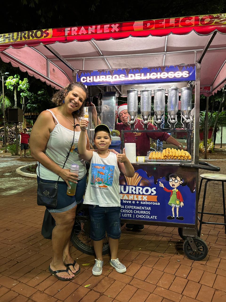 “Natal de CG é tamanho família” encanta população em mais uma noite de festividades. “Natal de CG é tamanho família” encanta população em mais uma noite de festividades.