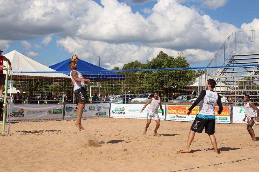 Em 2023, Fundesporte investe mais de R$ 4 milhões no Bolsa Atleta e Técnico, entrega 27 arenas e fortalece o paradesporto. Em 2023, Fundesporte investe mais de R$ 4 milhões no Bolsa Atleta e Técnico, entrega 27 arenas e fortalece o paradesporto.