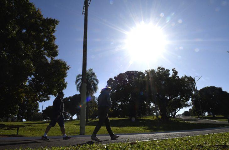 Calorão retorna a Mato Grosso do Sul e quinta-feira tem sol e aumento de nebulosidade. Calorão retorna a Mato Grosso do Sul e quinta-feira tem sol e aumento de nebulosidade.