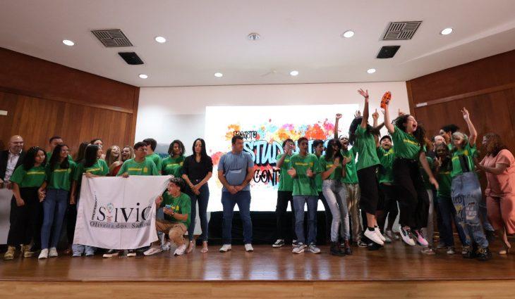 Cidadania é celebrada por estudantes em dia de premiação do projeto da CGE de MS. Cidadania é celebrada por estudantes em dia de premiação do projeto da CGE de MS.