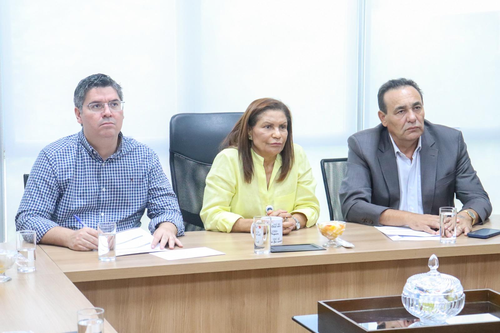 Dr. Victor Rocha e Carlão ouvem demandas da Santa Casa.