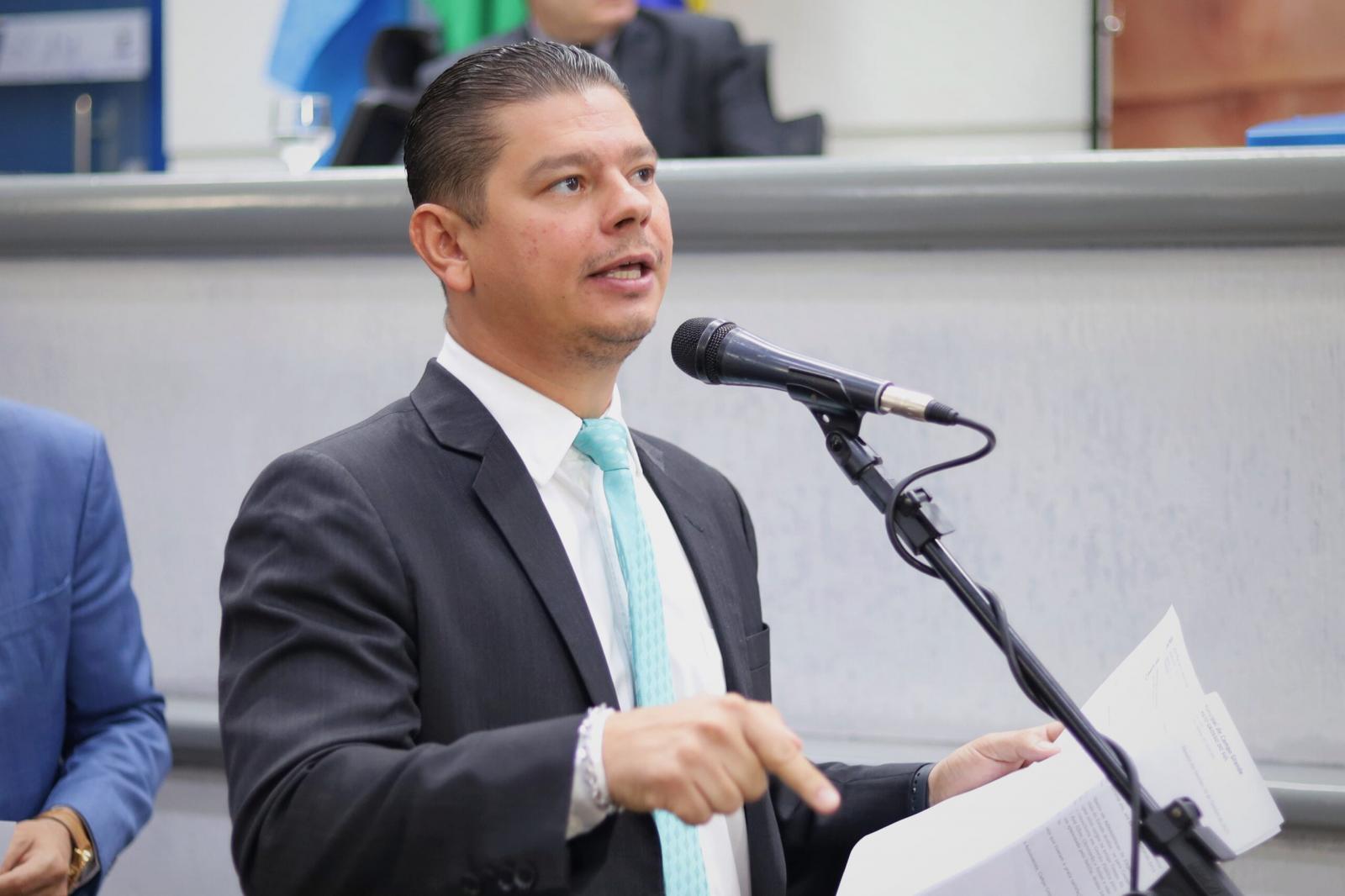 Emendas orçamentárias do vereador Otávio Trad beneficiam áreas da saúde, infraestrutura e acessibilidade.