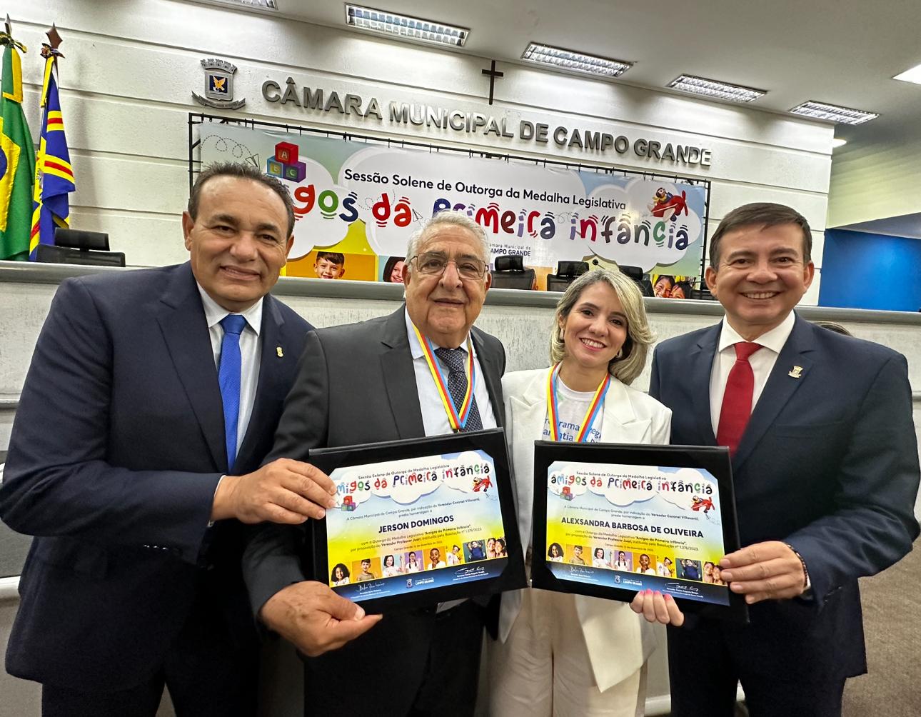 Presidente do Tribunal de Contas é homenageado por Villasanti em Sessão Solene Amigos da Primeira Infância.