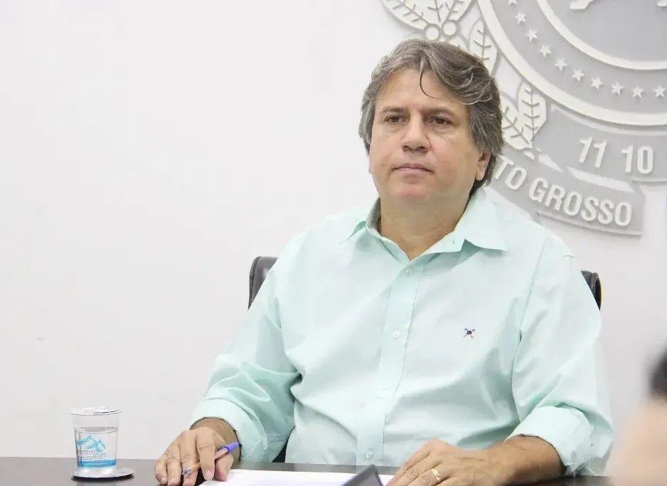 O secretário Pedro Caravina (PSDB) deve deixar o Governo e assumir mandato antes do recesso na Assembleia. O secretário Pedro Caravina (PSDB) deve deixar o Governo e assumir mandato antes do recesso na Assembleia.