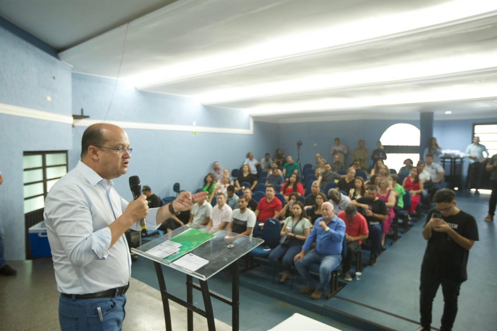 Barbosinha inaugura sistema para segurança hídrica e abastecimento e anuncia reformas em 4 escolas. Barbosinha inaugura sistema para segurança hídrica e abastecimento e anuncia reformas em 4 escolas.