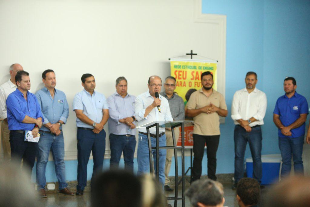 Barbosinha inaugura sistema para segurança hídrica e abastecimento e anuncia reformas em 4 escolas. Barbosinha inaugura sistema para segurança hídrica e abastecimento e anuncia reformas em 4 escolas.