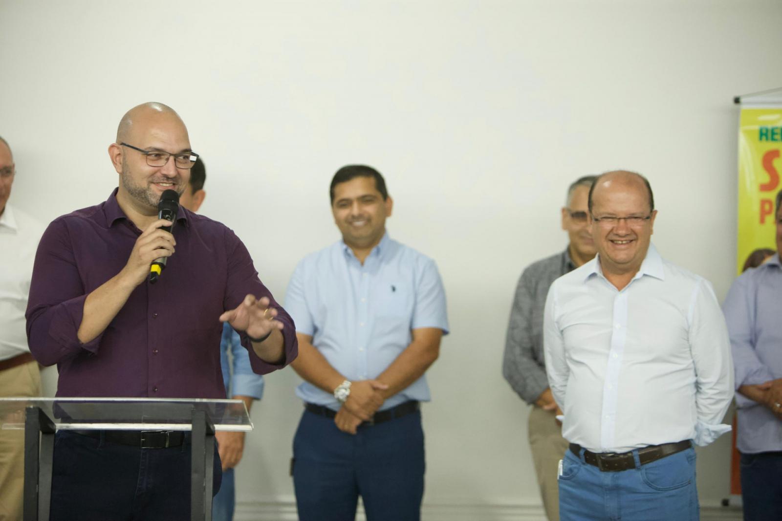 Barbosinha inaugura sistema para segurança hídrica e abastecimento e anuncia reformas em 4 escolas. Barbosinha inaugura sistema para segurança hídrica e abastecimento e anuncia reformas em 4 escolas.