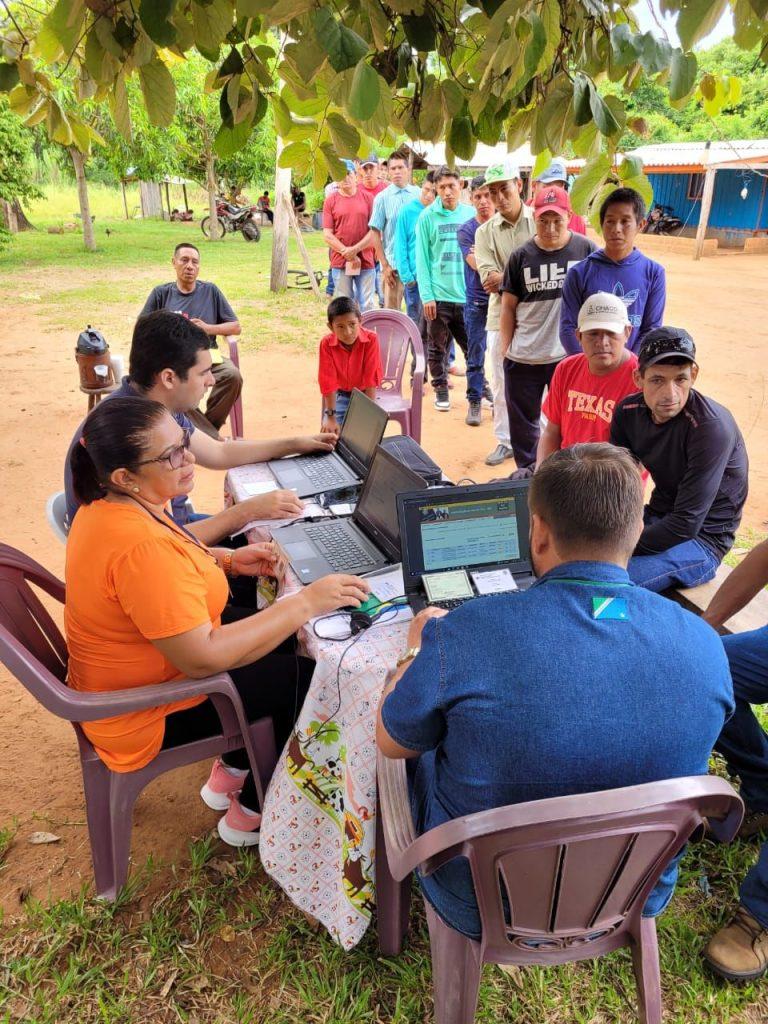 Funtrab atua no cadastro, encaminhamento e embarque de indígenas para colheita da maçã. Funtrab atua no cadastro, encaminhamento e embarque de indígenas para colheita da maçã.
