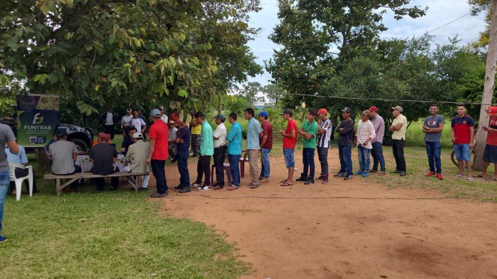 Funtrab atua no cadastro, encaminhamento e embarque de indígenas para colheita da maçã. Funtrab atua no cadastro, encaminhamento e embarque de indígenas para colheita da maçã.