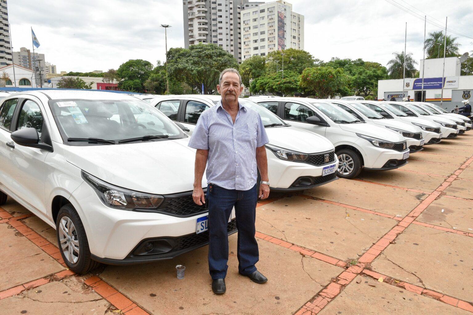 Prefeitura de Campo Grande investe em nova frota, alavancando eficiência e economia.
