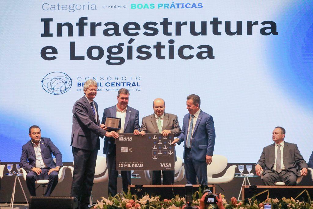 O Governador Eduardo Riedel de Mato Grosso do Sul é premiado nacionalmente por boas práticas em infraestrutura e gestão pública.