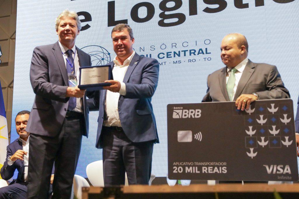 O Governador Eduardo Riedel de Mato Grosso do Sul é premiado nacionalmente por boas práticas em infraestrutura e gestão pública.