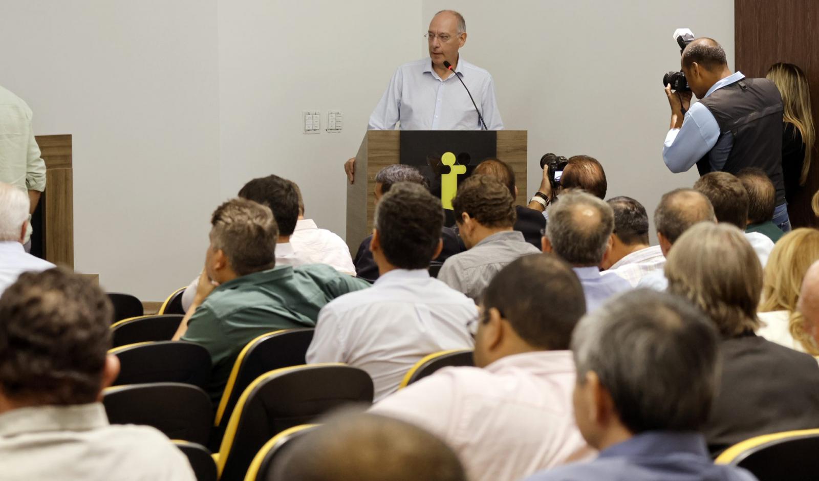 Governo de Mato Grosso do Sul anuncia R$ 966 milhões para infraestrutura urbana em 2024. Governo de Mato Grosso do Sul anuncia R$ 966 milhões para infraestrutura urbana em 2024.
