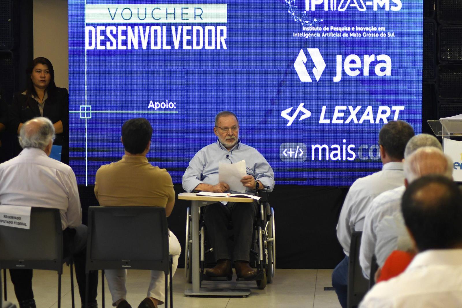 Voucher Desenvolvedor: programa oferece curso técnico de TI a 400 estudantes e 140 profissionais.