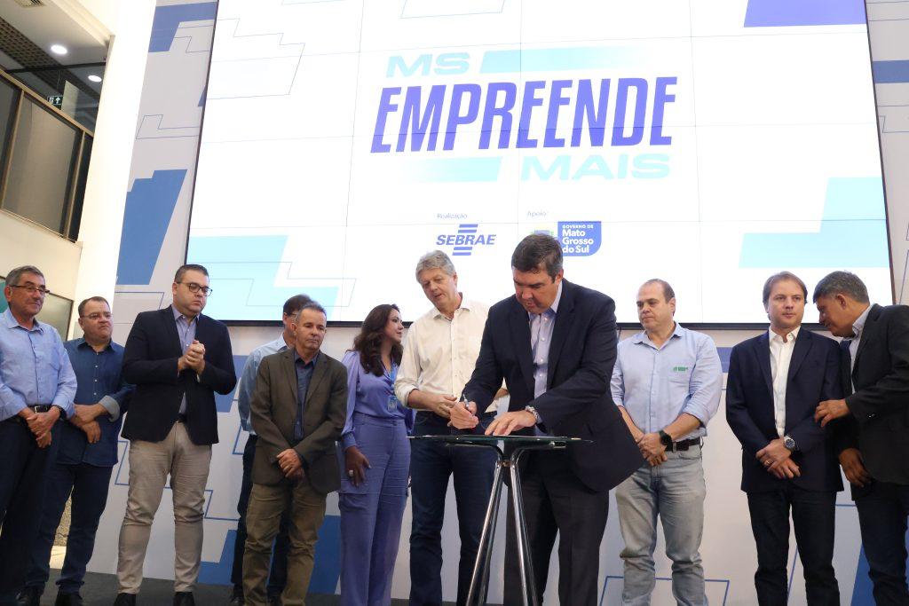 Governo assina convênio para levar capacitação, inovação e sustentabilidade às pequenas empresas. Governo assina convênio para levar capacitação, inovação e sustentabilidade às pequenas empresas.