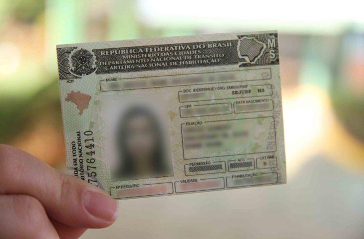 Alerta: promessa de CNH sem aulas, exames e nem provas é golpe com entrega de documento falso. Alerta: promessa de CNH sem aulas, exames e nem provas é golpe com entrega de documento falso.
