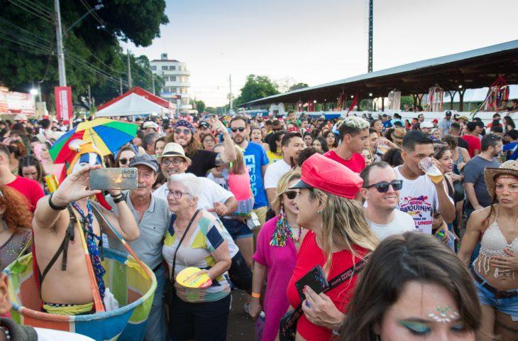 Carnaval de rua em Mato Grosso do Sul mostra a força do interior do Estado. Carnaval de rua em Mato Grosso do Sul mostra a força do interior do Estado.