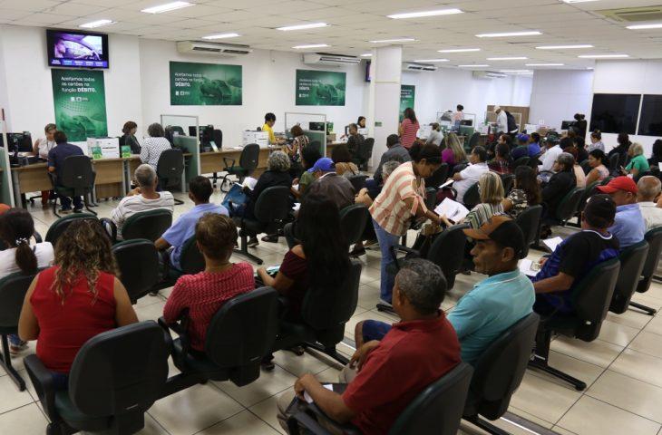 Com agências em pontos estratégicos, atendimentos do Detran cresceram mais de 50% no ano passado. Com agências em pontos estratégicos, atendimentos do Detran cresceram mais de 50% no ano passado.