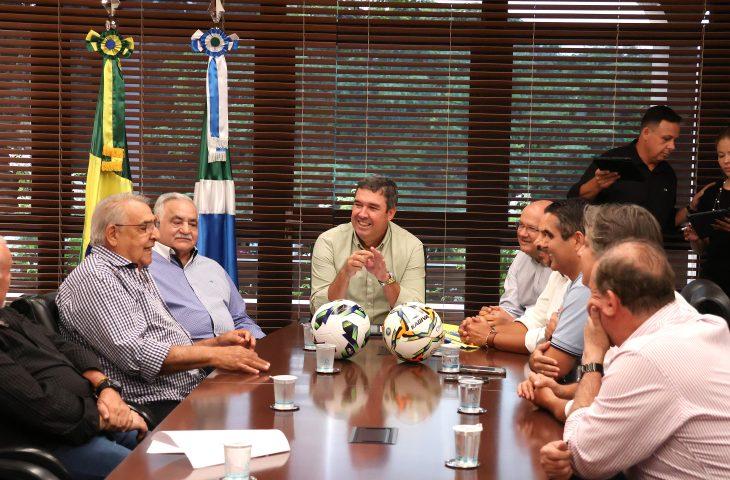 Com apoio 20% maior, Governo de MS garante fortalecimento de clubes e do Estadual 2024. Com apoio 20% maior, Governo de MS garante fortalecimento de clubes e do Estadual 2024.