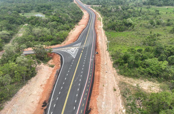 Com asfalto novo, Rodovia do Turismo integra centro de Bonito aos balneários do Rio Formoso. Com asfalto novo, Rodovia do Turismo integra centro de Bonito aos balneários do Rio Formoso.