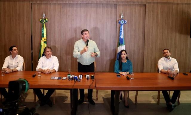 Governador Eduardo Riedel anuncia Rodrigo Perez como novo Secretário de Governo e João César Adjunto na Casa Civil. Governador Eduardo Riedel anuncia Rodrigo Perez como novo Secretário de Governo e João César Adjunto na Casa Civil.