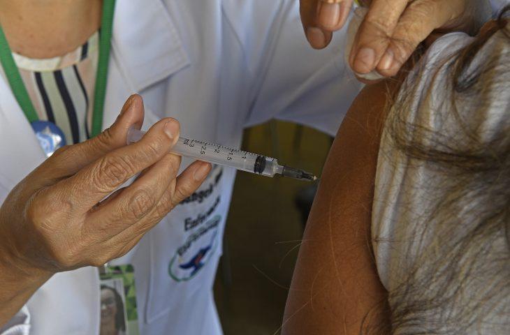 Governo de MS investiu R$ 5,5 milhões em ações para intensificar vacinação. Governo de MS investiu R$ 5,5 milhões em ações para intensificar vacinação.