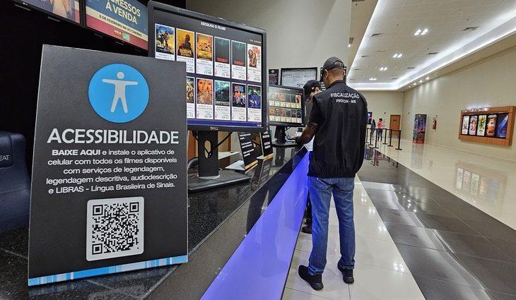 Libras, legenda e audiodescrição: saiba como ter acesso aos serviços nos cinemas. Libras, legenda e audiodescrição: saiba como ter acesso aos serviços nos cinemas.