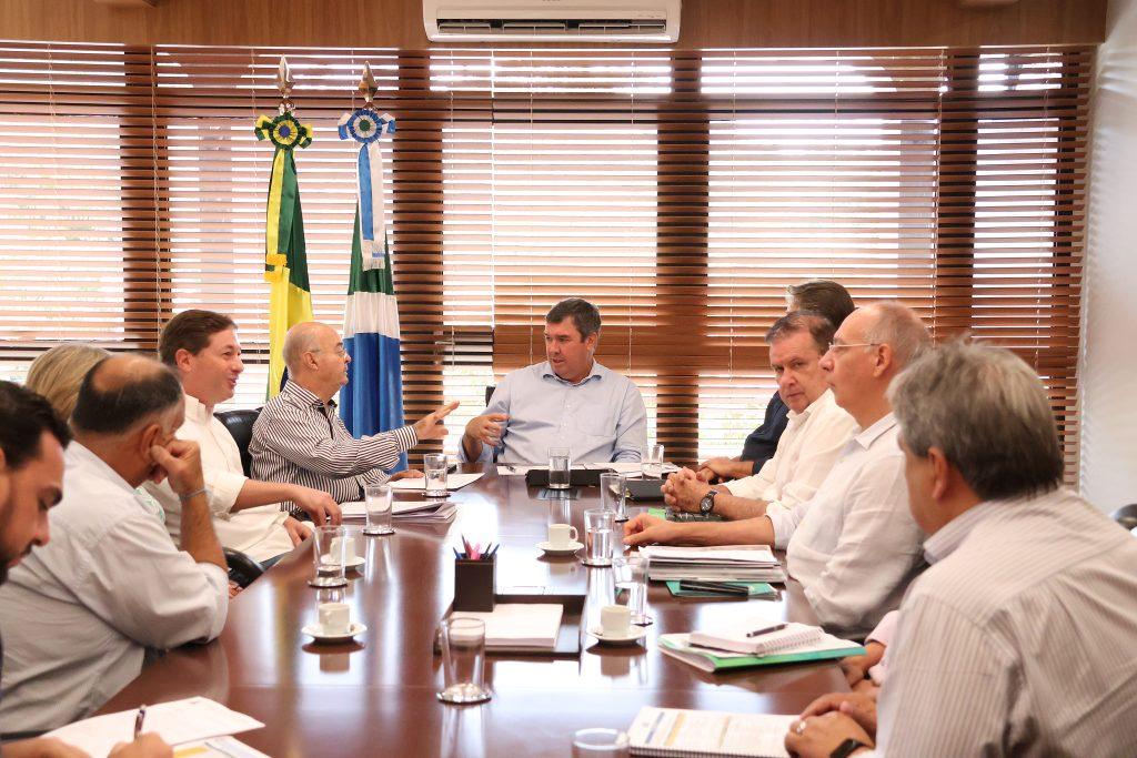 O Governador Eduardo Riedel recebe demandas de habitação e infraestrutura de Nova Andradina. O Governador Eduardo Riedel recebe demandas de habitação e infraestrutura de Nova Andradina.