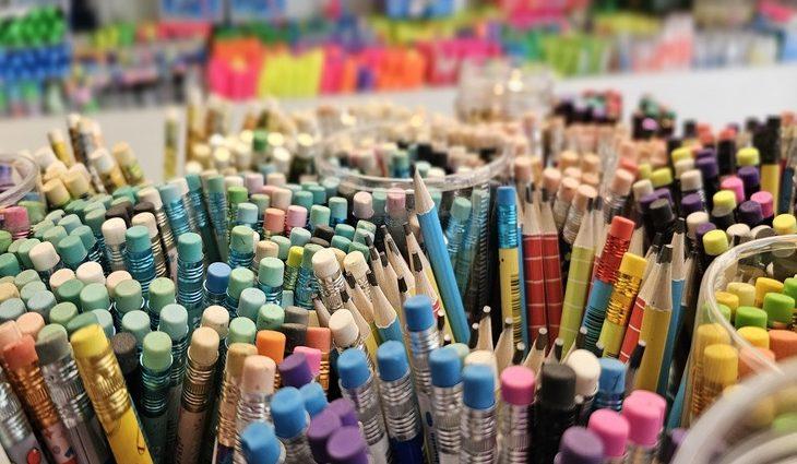 Procon: do apontador ao caderno, variação de preços pode chegar a 415%. Procon: do apontador ao caderno, variação de preços pode chegar a 415%.